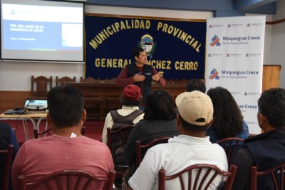 La Municipalidad Provincial General Sánchez Cerro en coordinación con "Moquegua Crece" realiza el primer Taller de Capacitación a Líderes Locales.