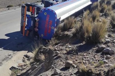 VOLCADURA DE CISTERNA QUE TRANSPORTABA COMBUSTIBLE NO TUVO CONTACTO CON FUENTES DE AGUA